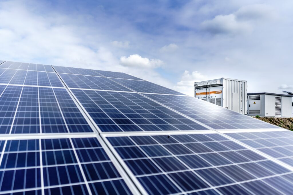 sungrow emea ceTSHQ0qars unsplash 1024x683 - Photovoltaik für Unternehmen: Warum sich Investitionen lohnen